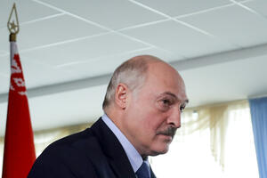 Lukašenko dominantan na izborima: "Protesti orkestrirani iz...