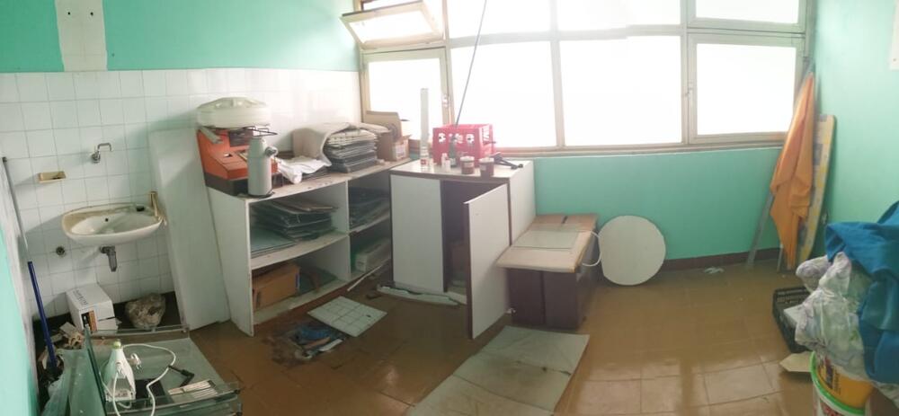 Na slici je, kako kažu iz Liste 'Za budućnost Budve - Marko Bato Carević' ambulanta u Pržnu 'u vrijeme DPS vlasti' 