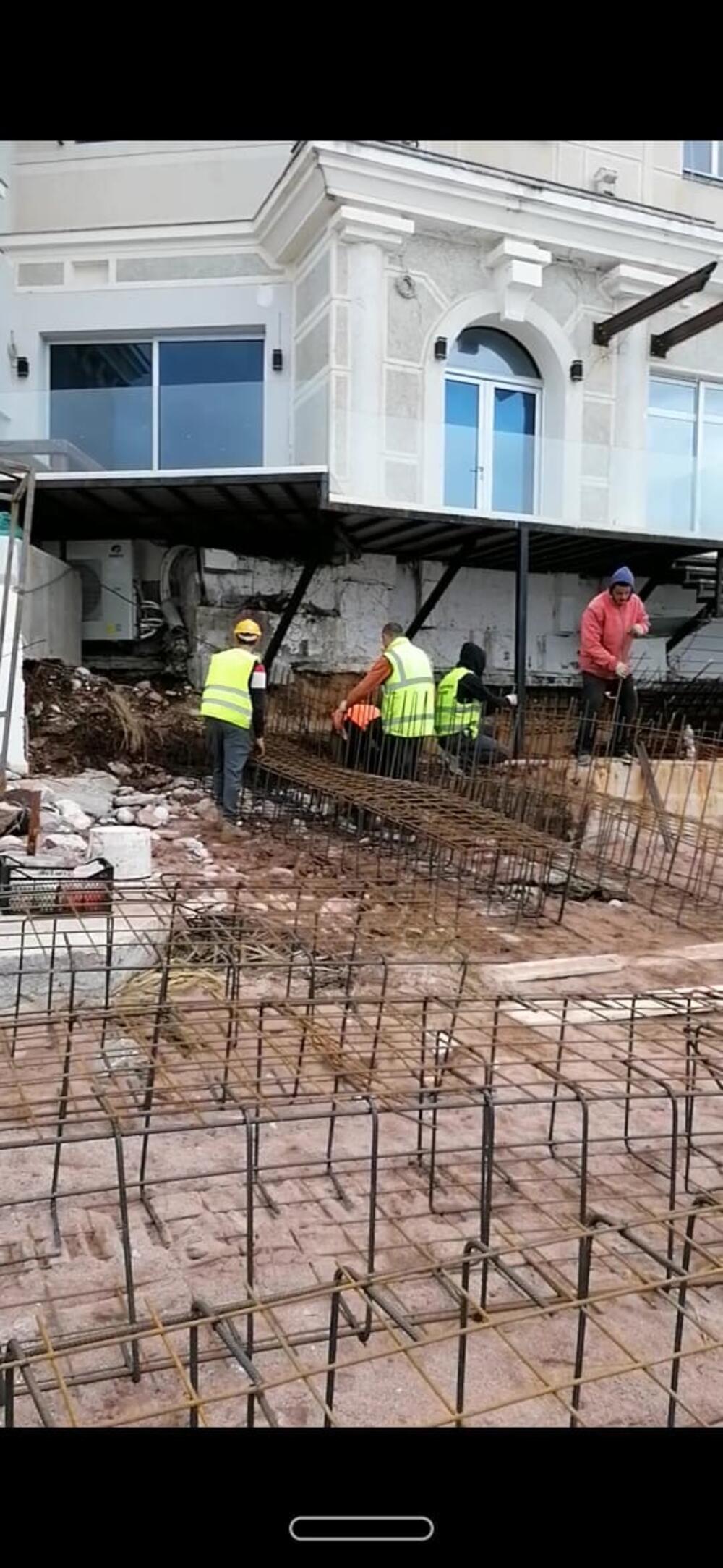 Iz Liste 'Za budućnost Budve - Marko Bato Carević' da je u pitanju devastiranje plaže 