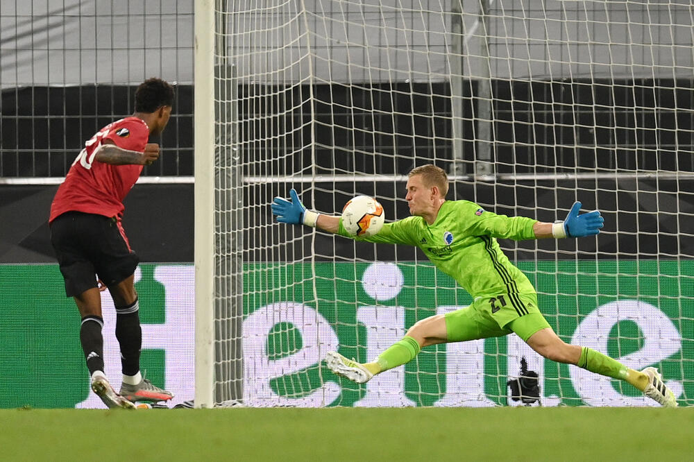 Bruno Fernandeš postiže gol odluke, Foto: REUTERS