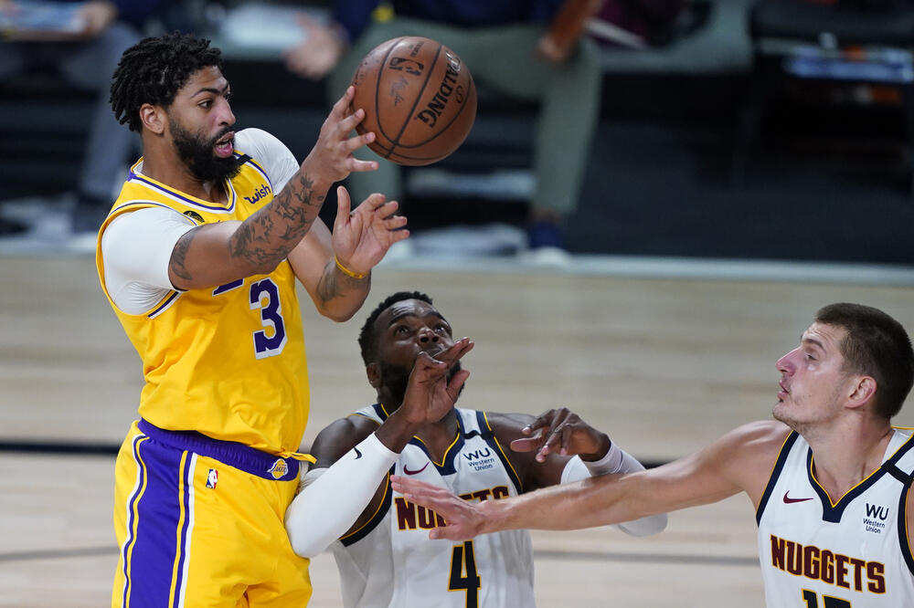 Dejvis i Jokić, Foto: Reuters