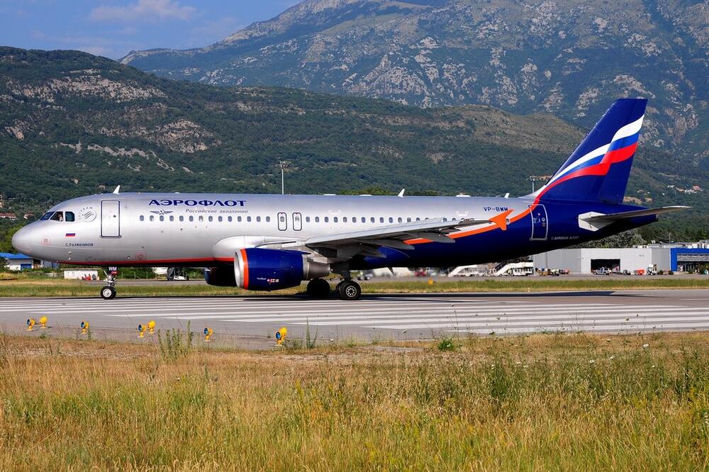 Aeroflotov avion u Tivtu, Foto: www.flyfan.fte2.org
