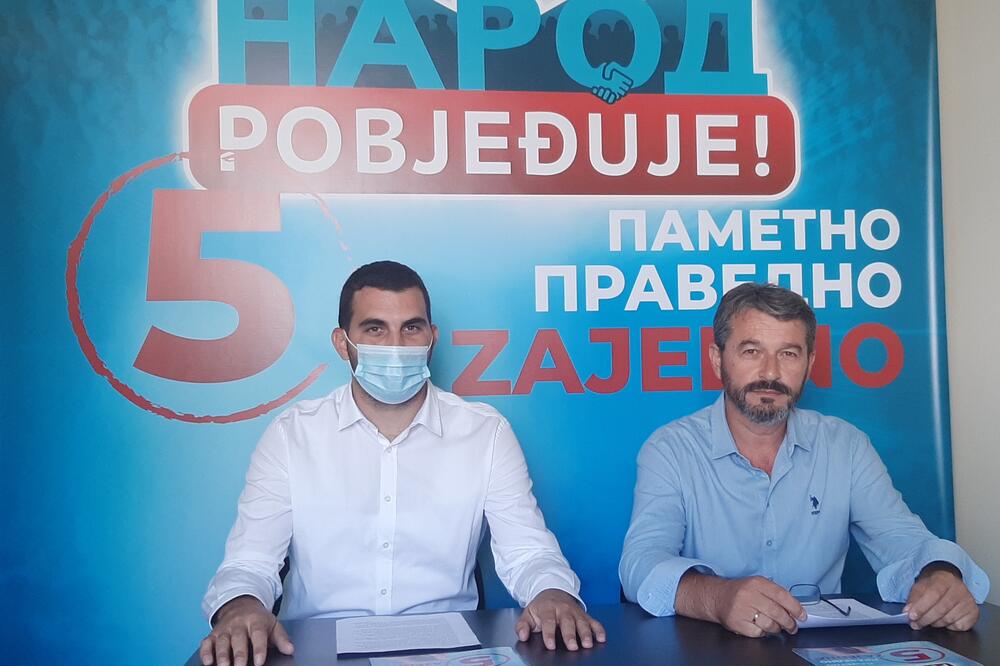 Sa konferencije za novinare, Foto: Savo Klakor, Dejan Piper