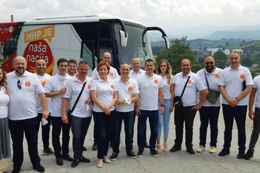 Karavan "Mir je naša nacija", Foto: Demokrate