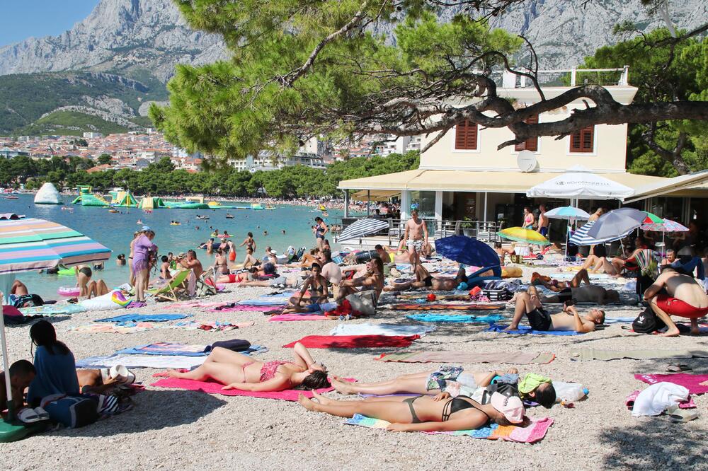 Najviše novooboljelih iz Splitsko-dalmatinske županije: Makarska -, Foto: Beta