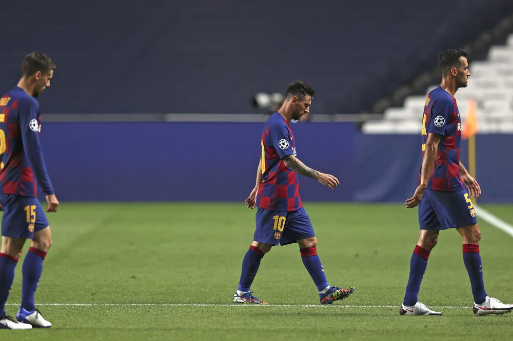Poraz od Bajerna zabolio: Igrači Barselone, Foto: Beta/AP
