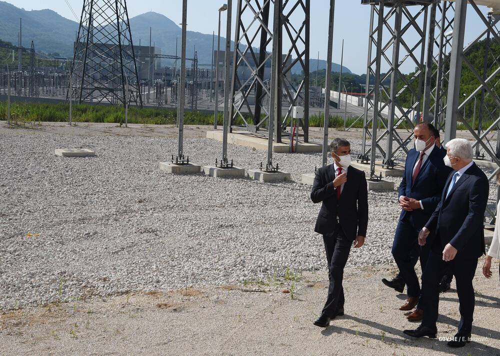 U Lastvi Grbaljskoj posjetio trafo-stanicu: Marković i uprava CGES-a 