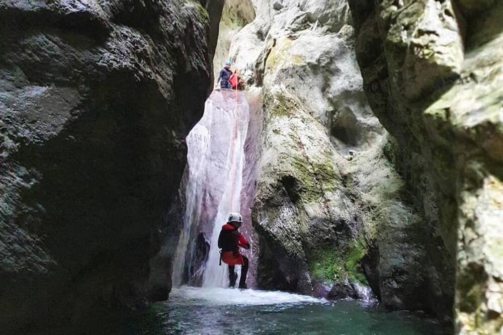 Rijetki su prošli kroz kanjon: Višanjska rijeka, Foto: Danilo Brajović i Željko Pejović