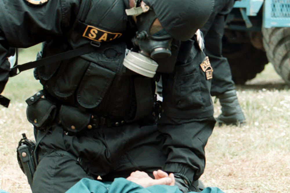 Budvanin tvrdi da su ga gazili policajci (Ilustracija), Foto: Vijesti