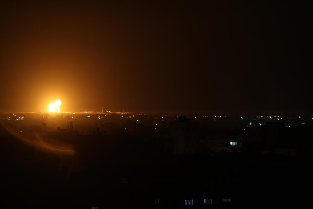 Požari na jugu Gaze nakon bombardovanja, Foto: Shutterstock