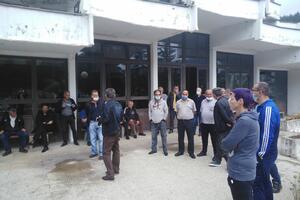 Radnici Komunalnih usluga Pljevlja stupili u štrajk: Duguje im se...