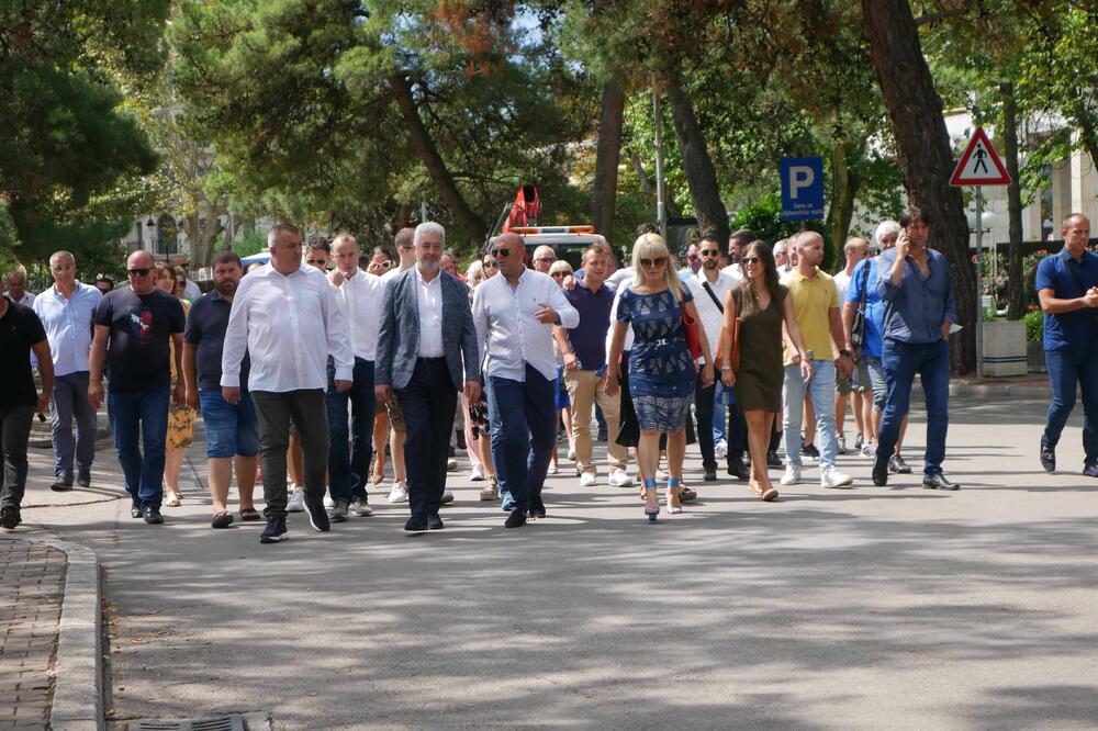 Predstavnici koalicije "Za budućnost Crne Gore" danas u Budvi, Foto: Koalicija Za budućnost Crne Gore