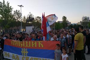 Protest građana u Nikšiću: Išli maršrutom kojom su nekad išle...