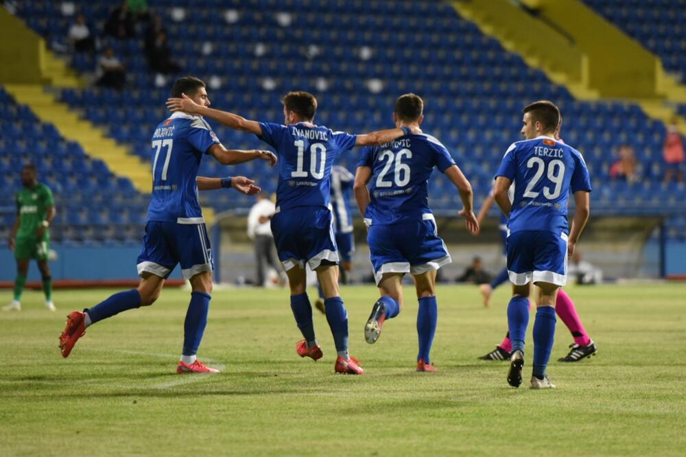 Slavlje igrača Budućnosti nakon gola Igora Ćukovića za 1:2, Foto: Savo Prelević