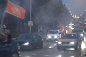 Kolone automobila sa crnogorskim obilježjima prodefilovale ulicama...