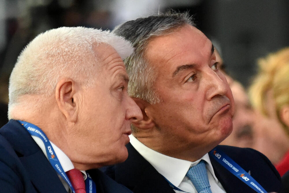 Sistem je ogoljen: Marković i Đukanović, Foto: Boris Pejović