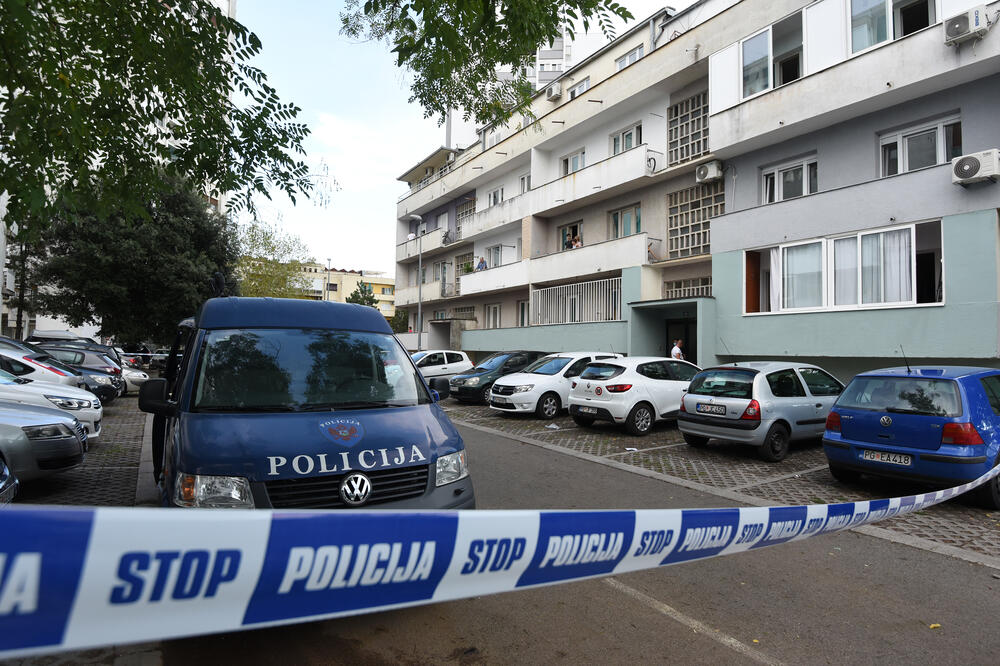 Sa uviđaja nakon ranjavanja Vujačića, Foto: Savo Prelević