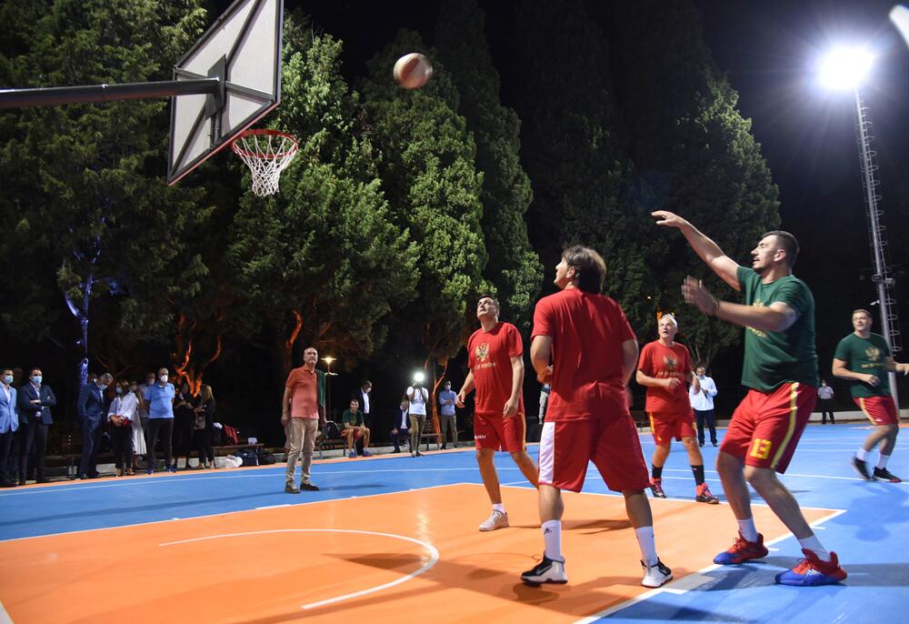 <p>Košarkaški teren nosi ime istaknutog sportiste Gorana Polija Bojanića</p>