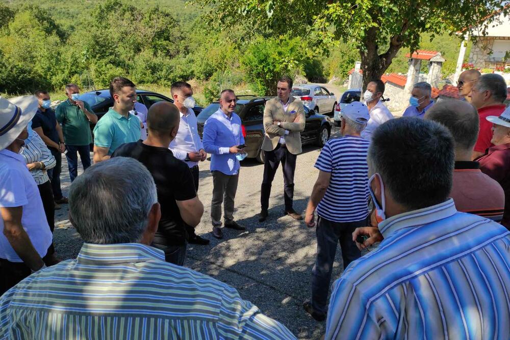 Vuković u posjeti Komanima i Lješanskoj nahiji, Foto: PG Biro