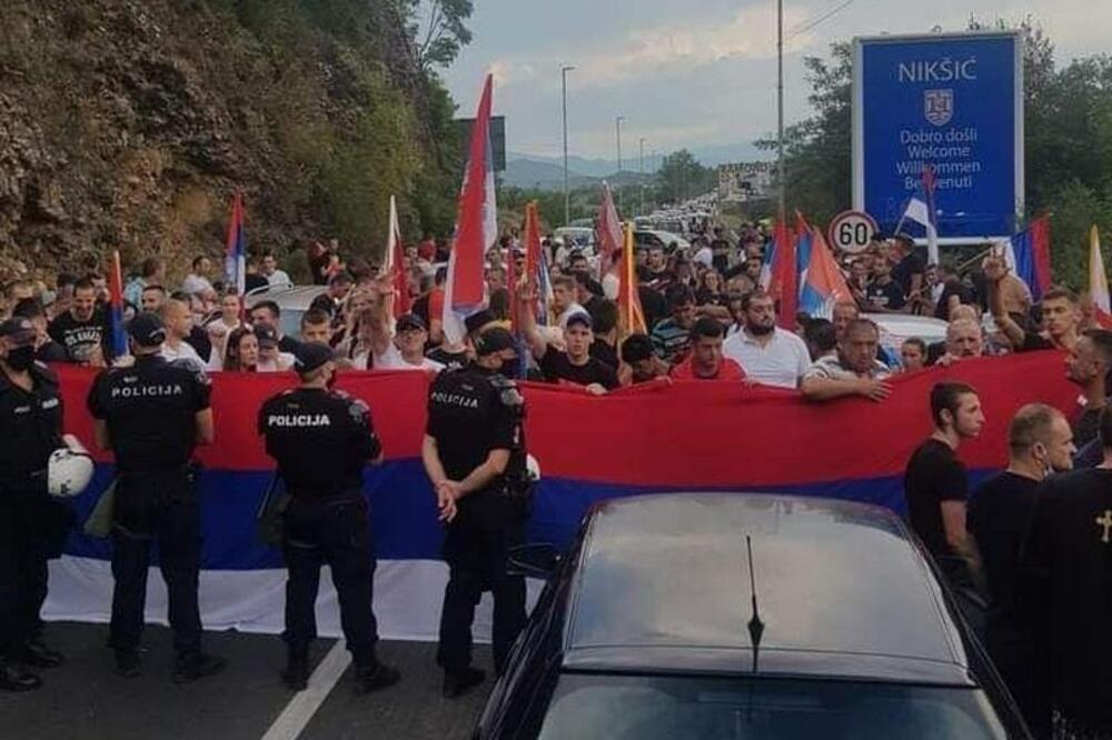 Sa blokade u Nikšiću, Foto: Koalicija Za budućnost Crne Gore