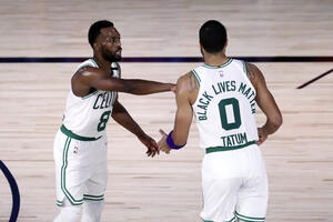 "Metla" za Sikserse, Boston dominantno do druge runde