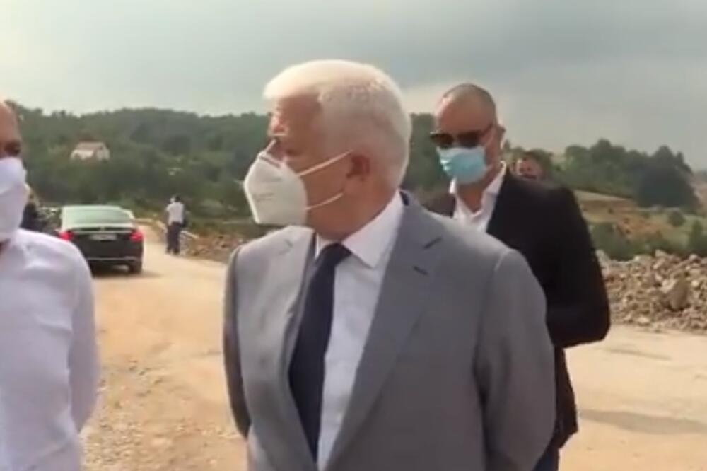 Marković u obilasku puta, Foto: Vlada CG