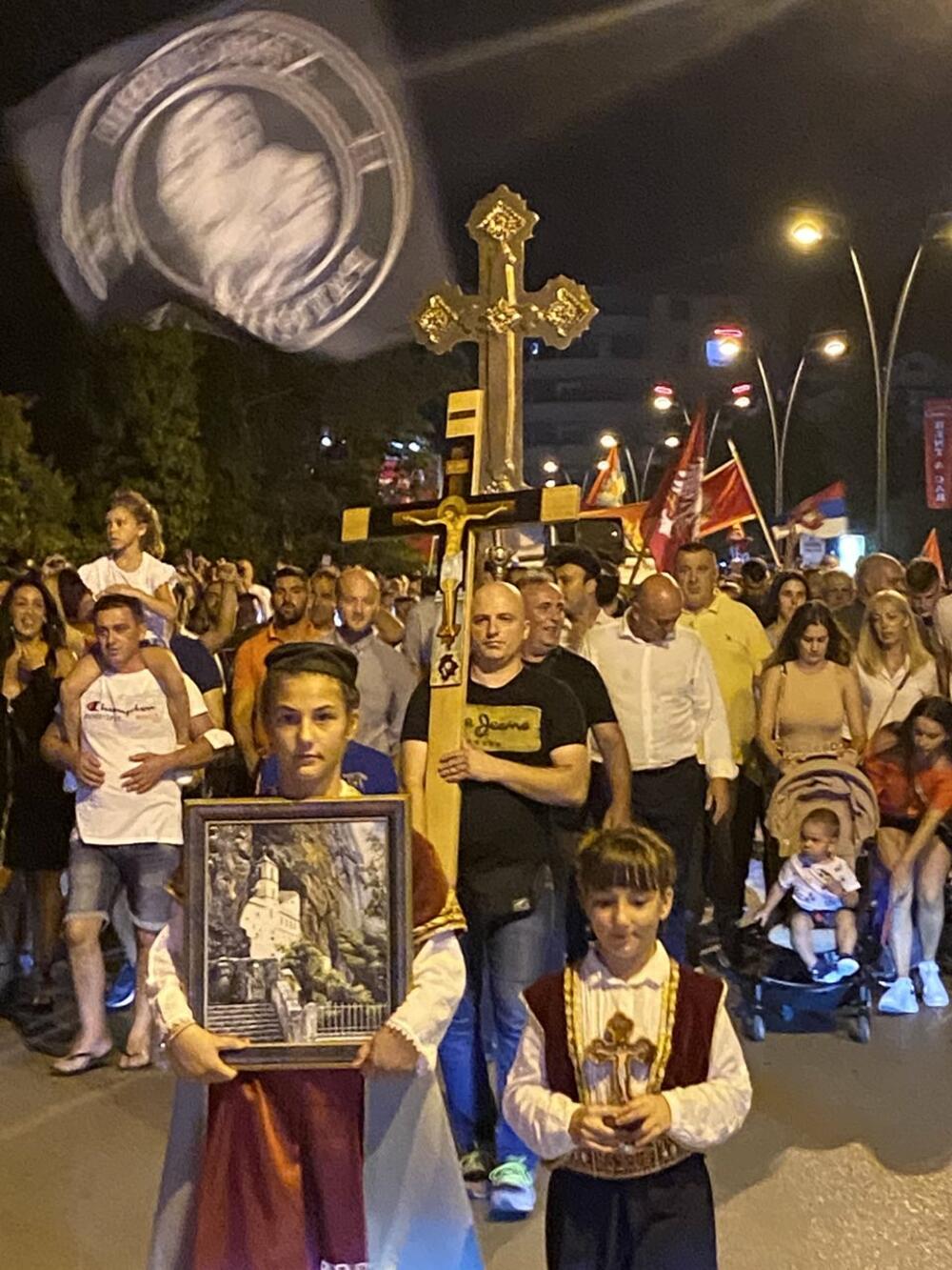 Sa protestne šetnje u Budvi