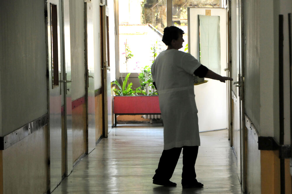 Poštuju domaću proizvodnju i zdravstvene radnike: Opšta bolnica Danilo I, Foto: Boris Pejović