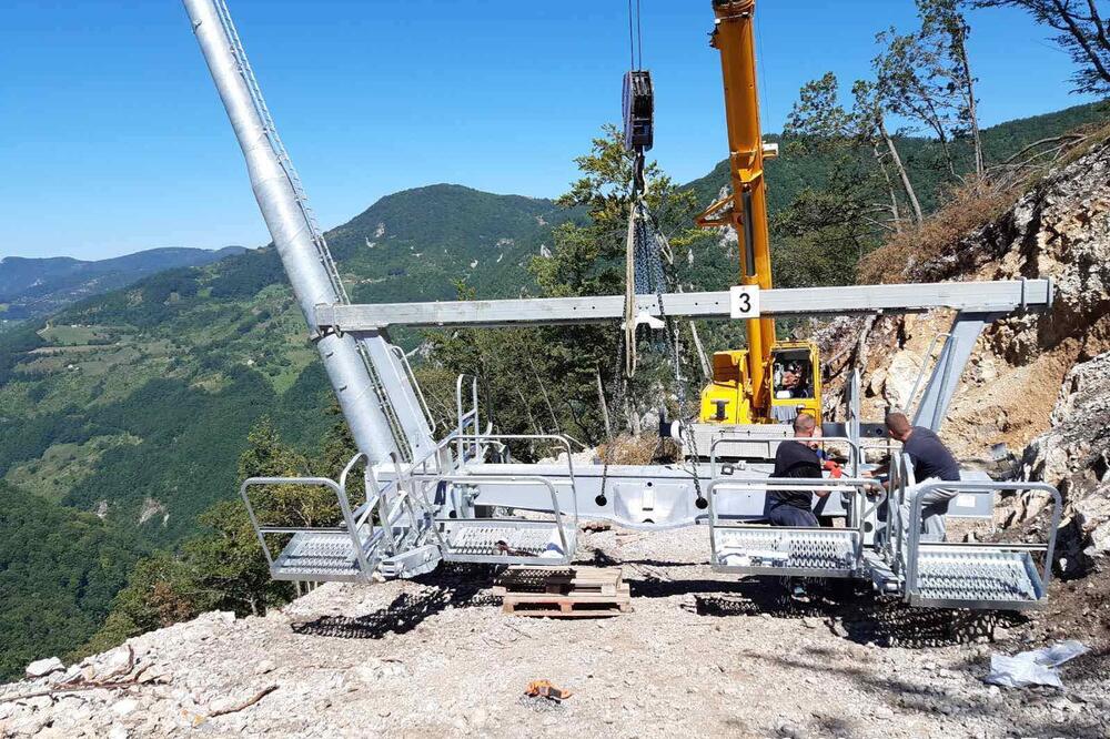 Montaža žičare, Foto: Uprava Za Javne Radove