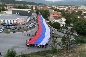 Širom Crne Gore održane protestne šetnje