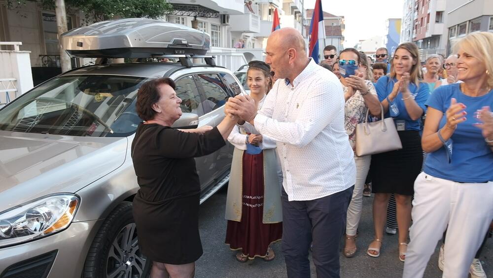<p>Nakon Petrovca, Svetog Stefana, Pržna, Lastve grbaljske i centra Budve prošetali smo Mainama i Lazima.</p>