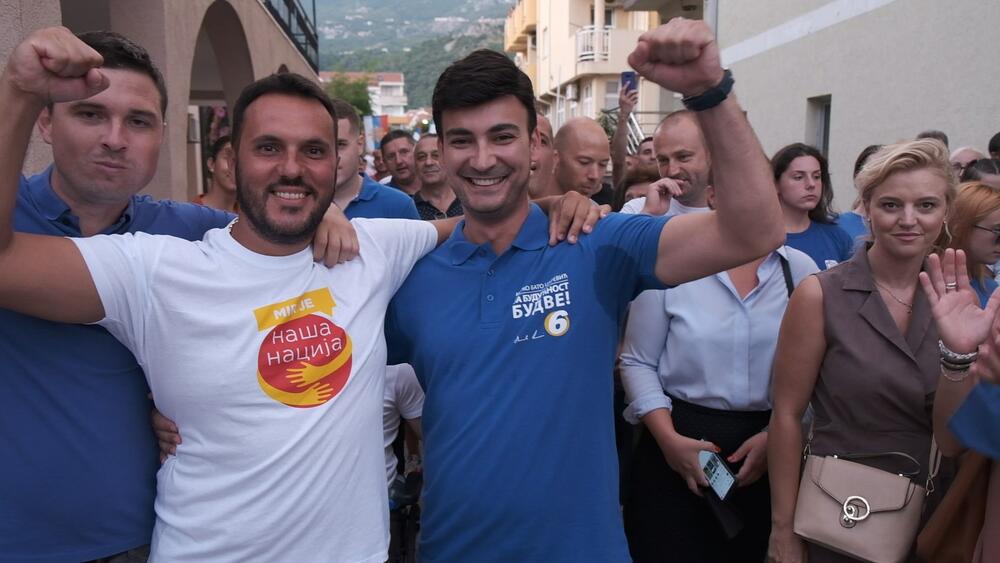 <p>Nakon Petrovca, Svetog Stefana, Pržna, Lastve grbaljske i centra Budve prošetali smo Mainama i Lazima.</p>