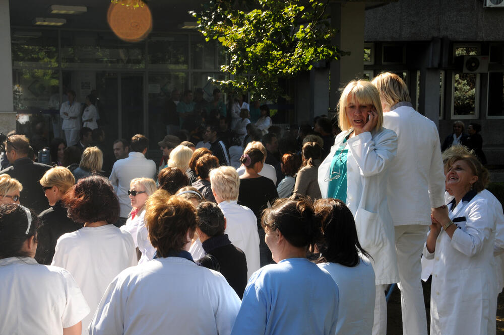 I ljekarima treba omogućiti da štrajkuju, smatraju opozicionari, Foto: Boris Pejović