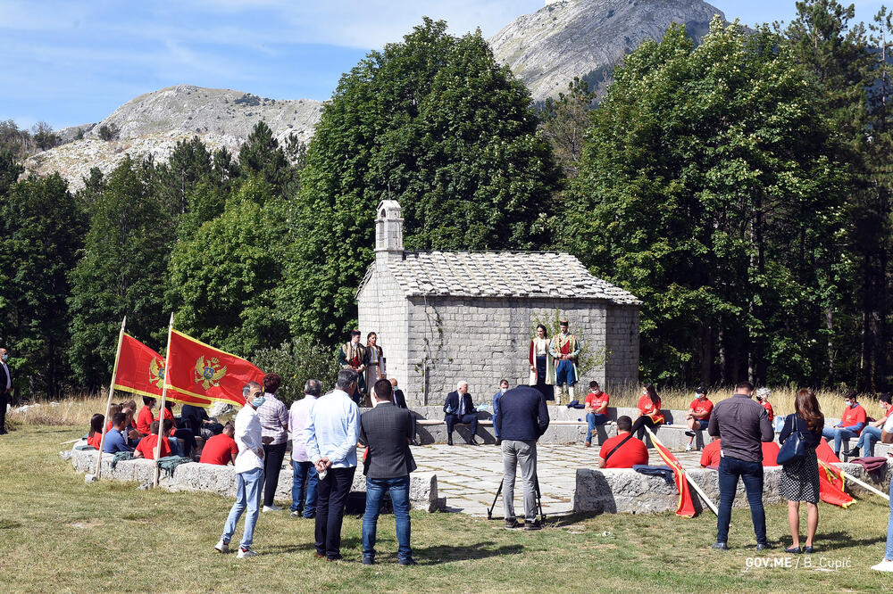 Prekršen Zakon o finansiranju političkih subjekata: Marković sa aktivistima DPS-a, Foto: Bojana Ćupić