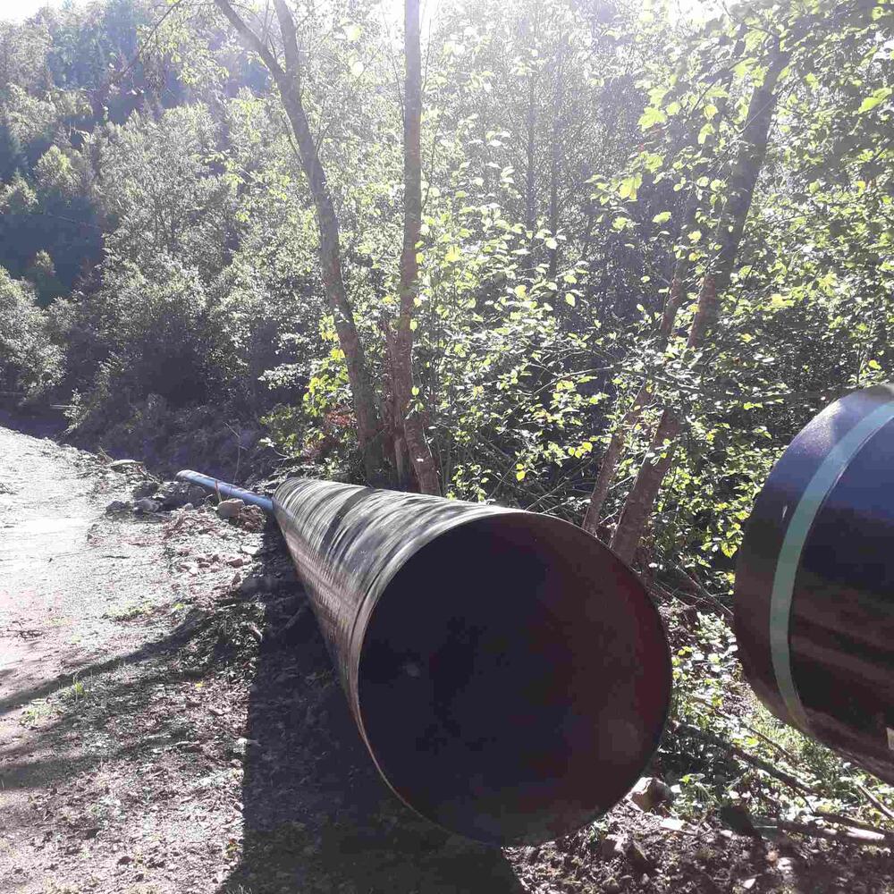 <p>Skup mještana istovremeno je bio i osnivačka skupština buduće NVO Udruženje za zaštitu Komova (UZKOM). Kako je Dragojević kazao, pored borbe protiv devastacije vodotoka, buduća NVO bila bi aktivna u svim oblastima koje se tiču razvoja Komova</p>