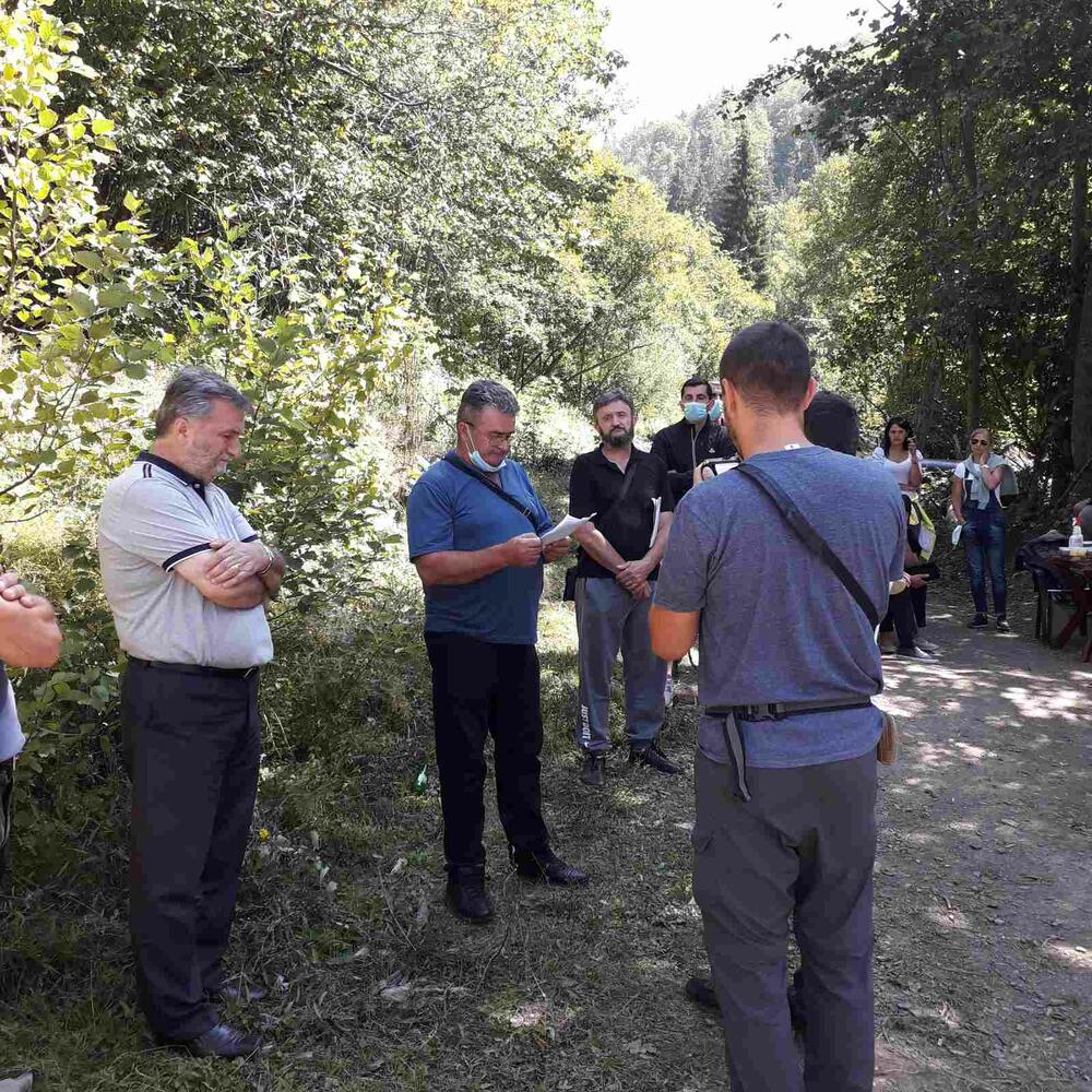 <p>Skup mještana istovremeno je bio i osnivačka skupština buduće NVO Udruženje za zaštitu Komova (UZKOM). Kako je Dragojević kazao, pored borbe protiv devastacije vodotoka, buduća NVO bila bi aktivna u svim oblastima koje se tiču razvoja Komova</p>