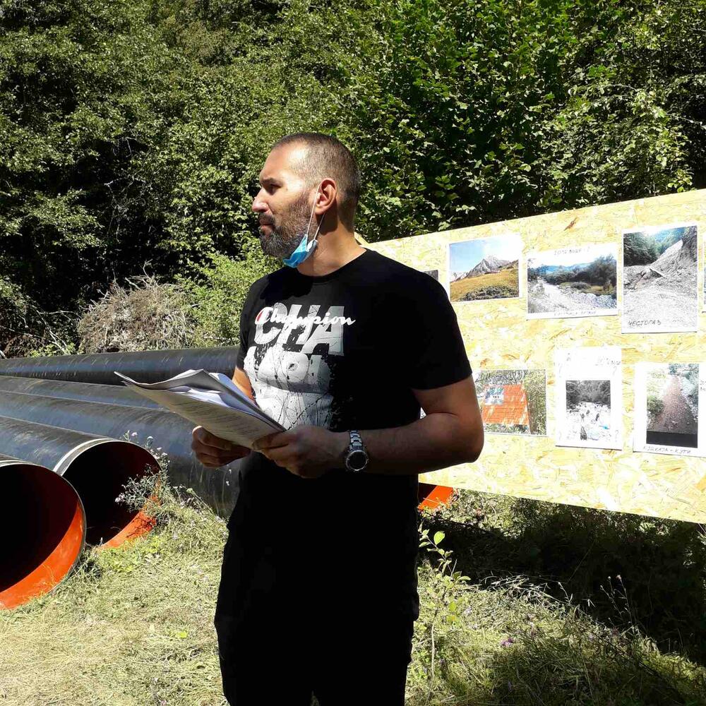 <p>Skup mještana istovremeno je bio i osnivačka skupština buduće NVO Udruženje za zaštitu Komova (UZKOM). Kako je Dragojević kazao, pored borbe protiv devastacije vodotoka, buduća NVO bila bi aktivna u svim oblastima koje se tiču razvoja Komova</p>