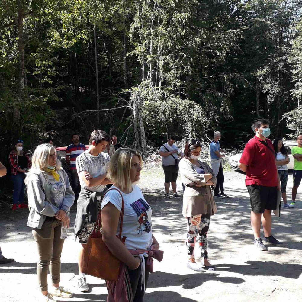 <p>Skup mještana istovremeno je bio i osnivačka skupština buduće NVO Udruženje za zaštitu Komova (UZKOM). Kako je Dragojević kazao, pored borbe protiv devastacije vodotoka, buduća NVO bila bi aktivna u svim oblastima koje se tiču razvoja Komova</p>