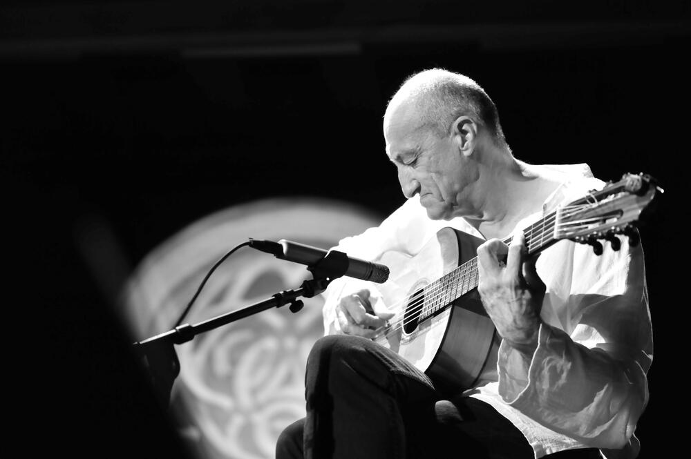 Čitav njegov život je protkan muzikom