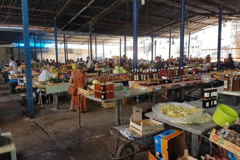 Nema gužve na pijaci, Foto: Samir Adrović