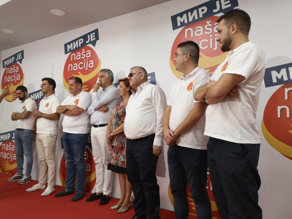 Crnogorska opozicija proglasila pobjedu
