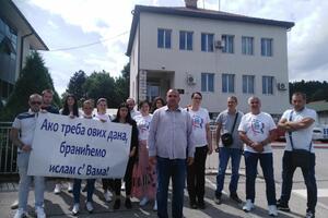 Protest ispred CB Pljevlja: Policija zna ko su izgrednici, imamo...