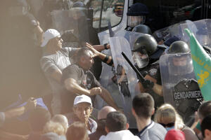 Sukobi demonstranata i policije u Sofiji, u Parlamentu rasprava o...