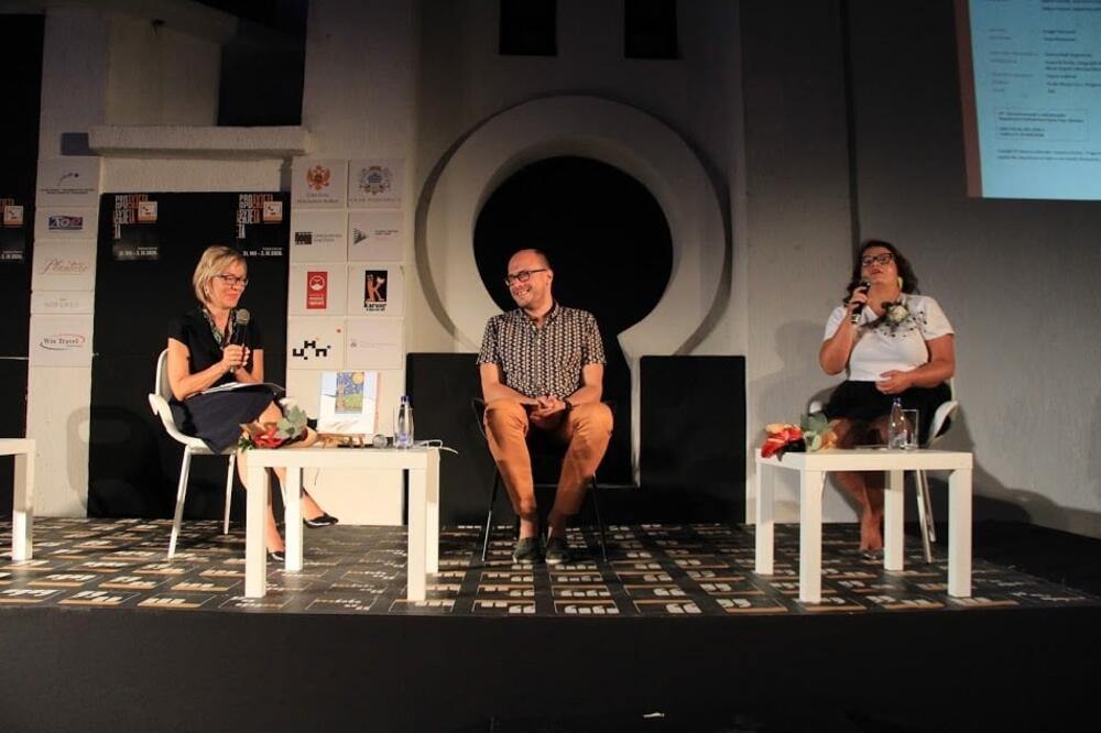 Sa večeri u “Karveru”: Durković, Minić i Jovetić Koprivica, Foto: Dragan Đukić