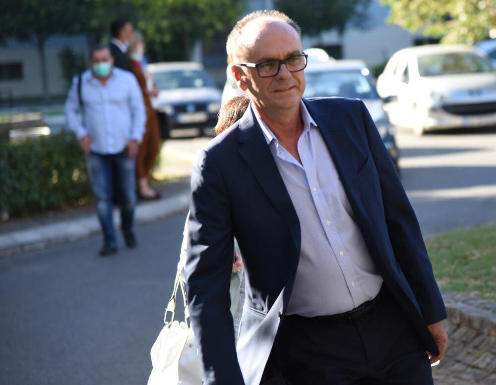 <p>Jedina tačka dnevnog reda večerašnje sjednice Glavnog odbora DPS-a bila je aktuelna politička situacija</p>