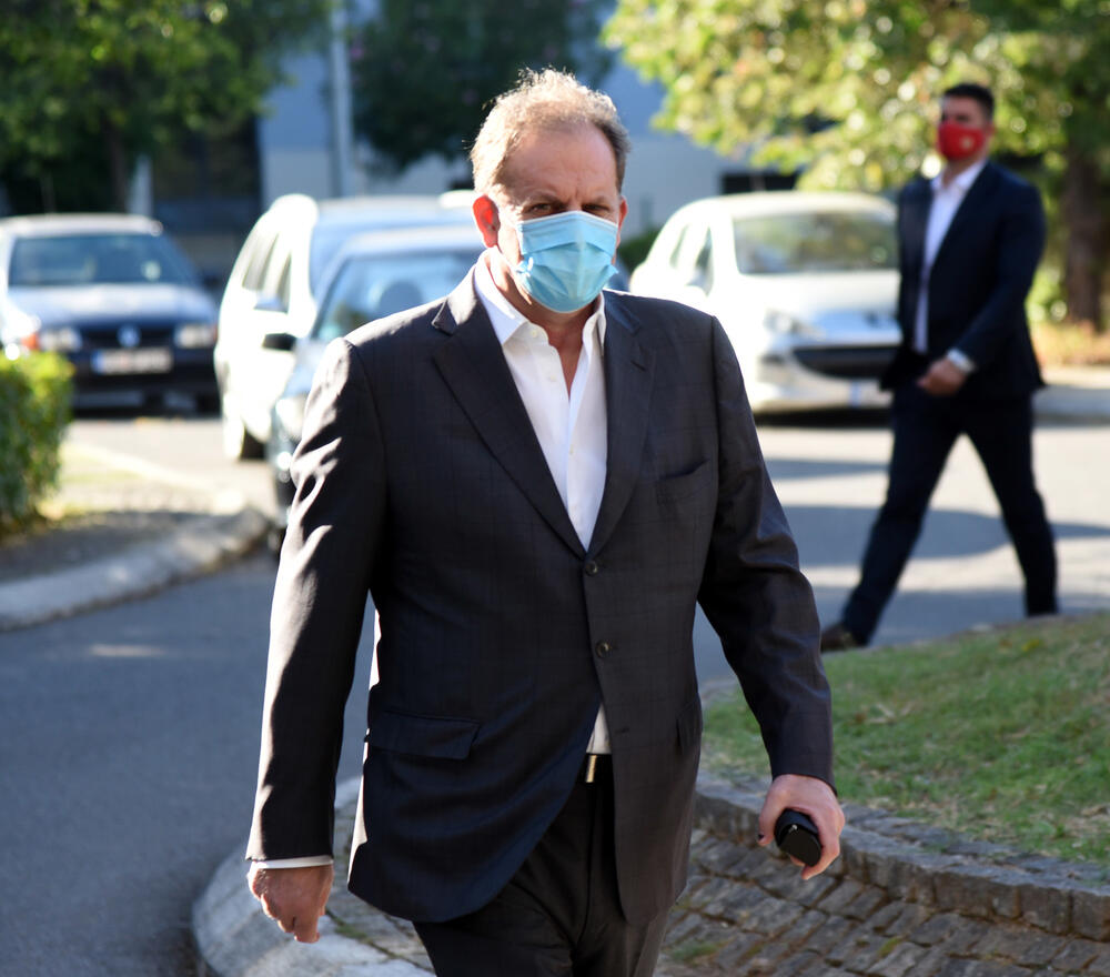 <p>Jedina tačka dnevnog reda večerašnje sjednice Glavnog odbora DPS-a bila je aktuelna politička situacija</p>