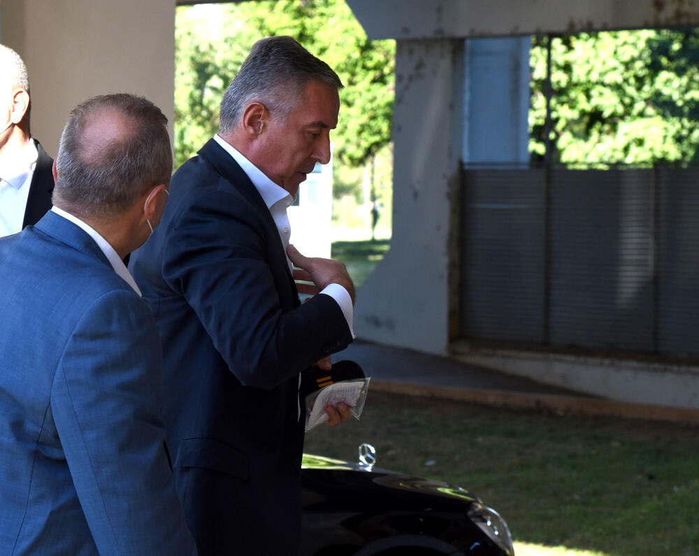 <p>Jedina tačka dnevnog reda večerašnje sjednice Glavnog odbora DPS-a bila je aktuelna politička situacija</p>