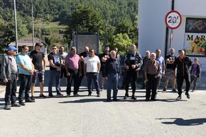 Protest u Murini: "Sljedeći put neće proći nijedan kamion sa...