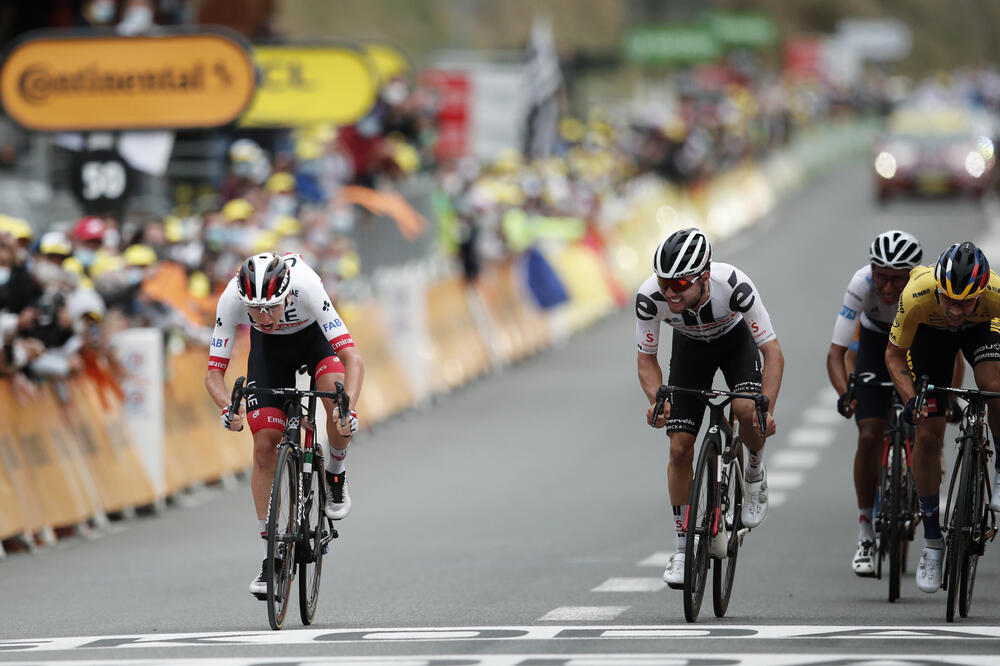 Pogačar je bio brži i od favorizovanog Rogliča, Foto: Beta/AP