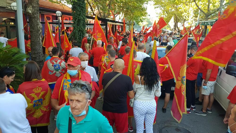 <p>Peđa Vušurović je istakao da je jedina partija koji ih je okupila - Crna Gora</p>